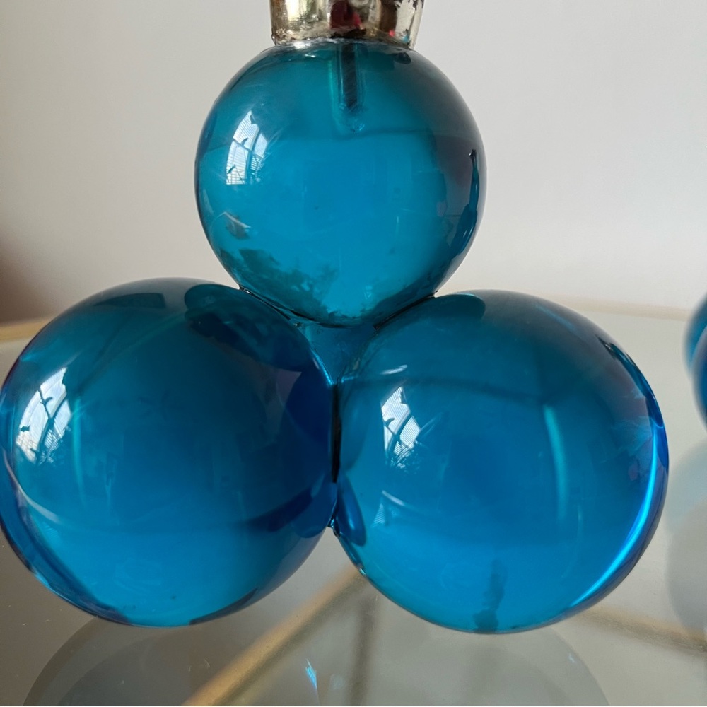 Pair of Retro Vintage Blue Lucite Grape Candle Holders - Picture 15 of 15